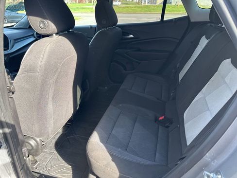 Used 2024 Chevrolet Trax LS w/ LS Convenience Package image 11