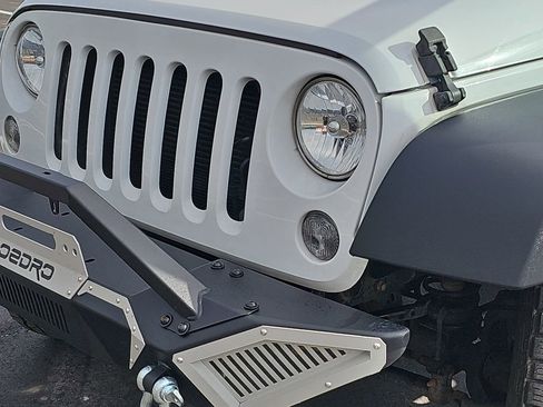 Used 2018 Jeep Wrangler Sport image 36