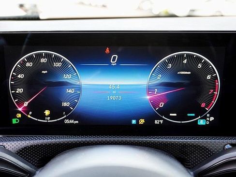 Used 2025 Mercedes-Benz CLA 250 image 33