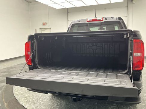 Certified 2022 Chevrolet Colorado Z71 w/ Z71 Midnight Edition AWD/4WD image 31