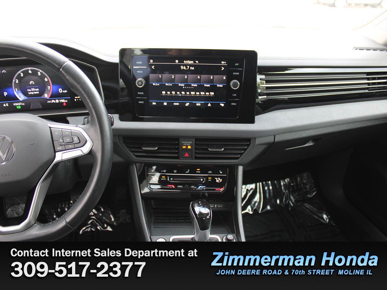 Used 2025 Volkswagen Jetta SE FWD image 15