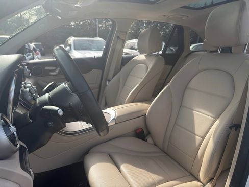 Used 2022 Mercedes-Benz GLC 300 4MATIC image 24