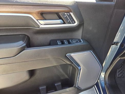 Certified 2024 Chevrolet Silverado 2500 High Country w/ High Country Premium Package AWD/4WD image 17