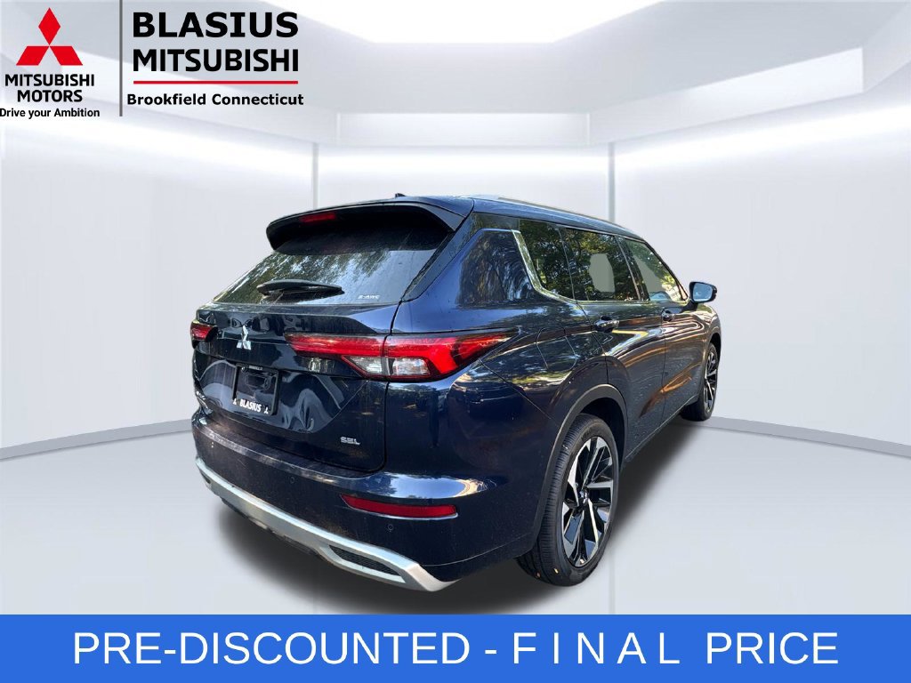 Used 2024 Mitsubishi Outlander SEL AWD/4WD image 9