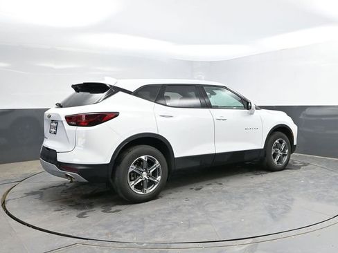 Used 2025 Chevrolet Blazer LT AWD/4WD image 10