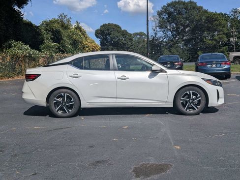 Used 2025 Nissan Sentra SV FWD image 3