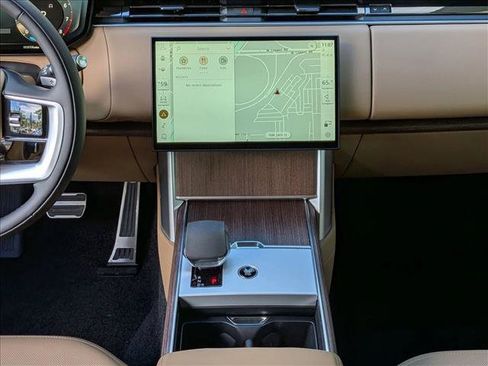 New 2026 Land Rover Range Rover SE image 11