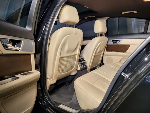 Used 2013 Jaguar XF 3.0 image 41