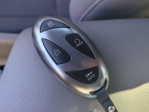 Used 2025 Hyundai Elantra SEL FWD image 38
