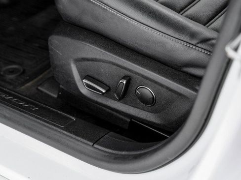Used 2020 Ford Fusion SEL FWD image 32