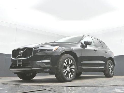 Used 2023 Volvo XC60 B5 Core FWD image 43