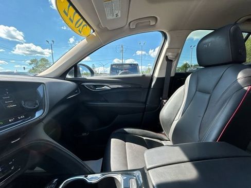 Used 2022 Buick Envision Essence w/ Technology Package I AWD/4WD image 50