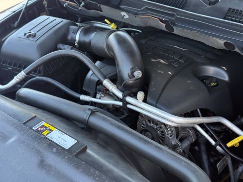 Used 2015 RAM 1500 ST w/ SXT Appearance Group RWD image 9