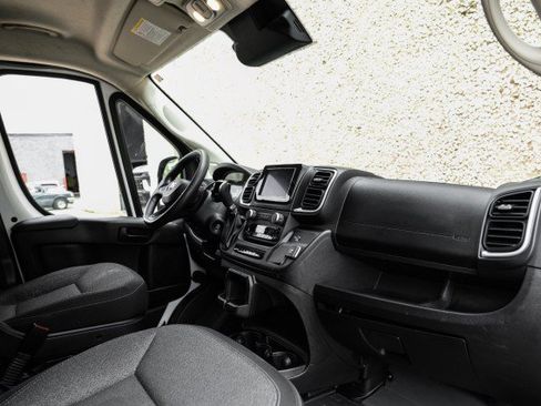 Used 2023 RAM ProMaster 2500 FWD image 12