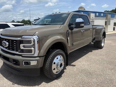 New 2026 Ford F450 Platinum w/ Platinum Plus Package