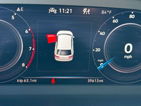 Used 2022 Volkswagen Tiguan SEL R-Line AWD/4WD image 35