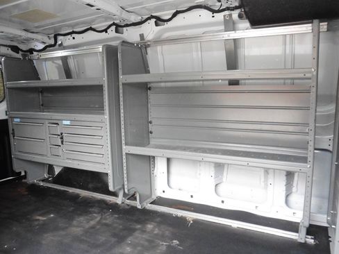 Used 2020 Ford Transit 150 Low Roof RWD image 4