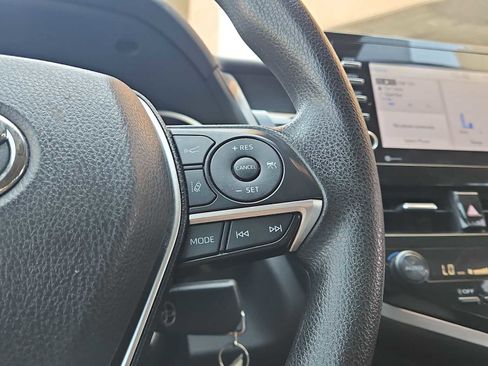 Used 2022 Toyota Camry LE image 25