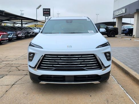 New 2026 Buick Enclave Preferred w/ Power Package image 9