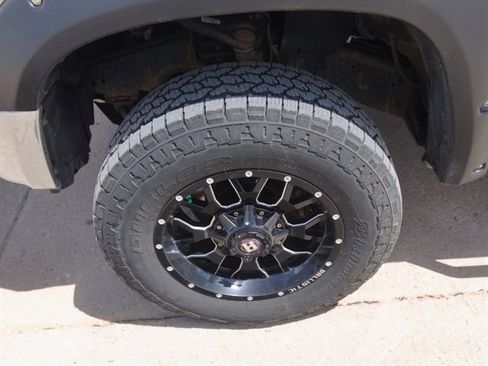 Used 2017 Toyota Tundra SR5 AWD/4WD image 12