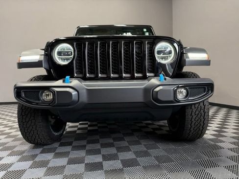 Used 2022 Jeep Wrangler Unlimited Rubicon 4xe w/ Cold Weather Group AWD/4WD image 3
