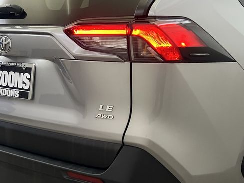 Used 2024 Toyota RAV4 LE AWD/4WD image 28