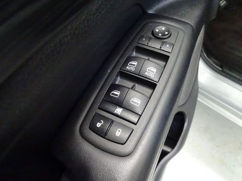 Used 2021 Jeep Grand Cherokee Laredo X AWD/4WD image 10