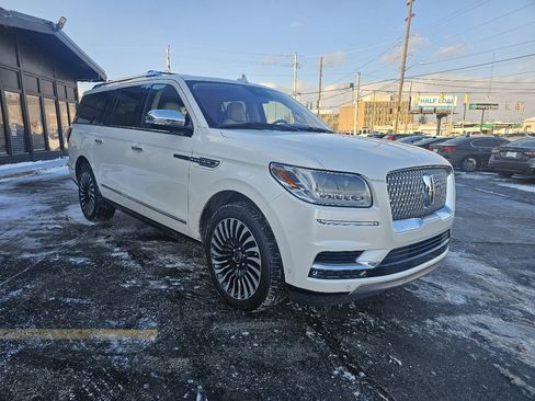 Used 2018 Lincoln Navigator L Black Label w/ Cargo Package image 3