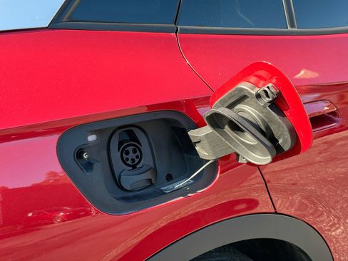 Used 2022 Volkswagen ID.4 Pro S w/ Gradient Package image 5