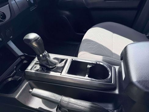 Used 2016 Toyota Tacoma TRD Off-Road AWD/4WD image 24