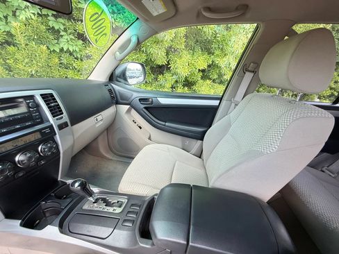 Used 2006 Toyota 4Runner SR5 RWD image 32