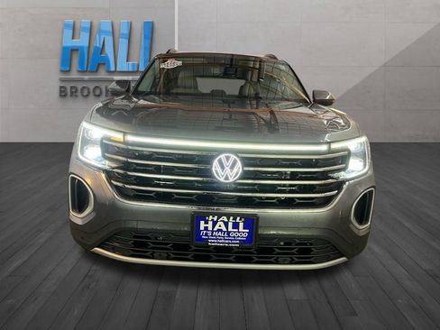 Certified 2025 Volkswagen Atlas SE image 8