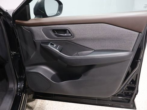 Used 2022 Nissan Rogue S image 23