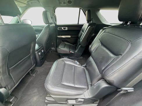 Used 2021 Ford Explorer XLT w/ Equipment Group 202A RWD image 23