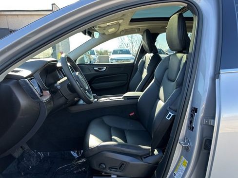 Certified 2023 Volvo XC60 B5 Plus image 17