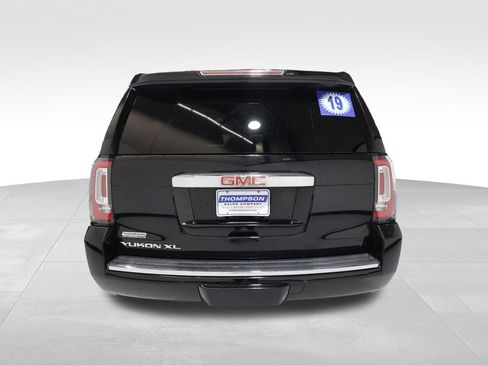 Used 2019 GMC Yukon XL Denali w/ Denali Ultimate Package image 2