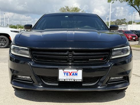Used 2016 Dodge Charger SXT image 10