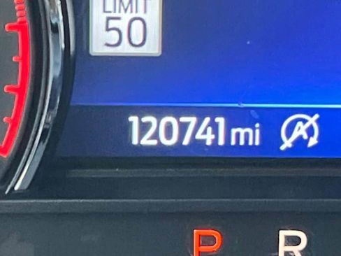 Used 2020 Ford Explorer XLT w/ Equipment Group 202A image 14