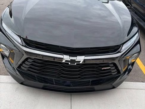 Used 2024 Chevrolet Blazer RS FWD image 2
