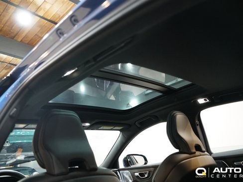 Used 2021 Volvo S60 T5 R-Design image 33