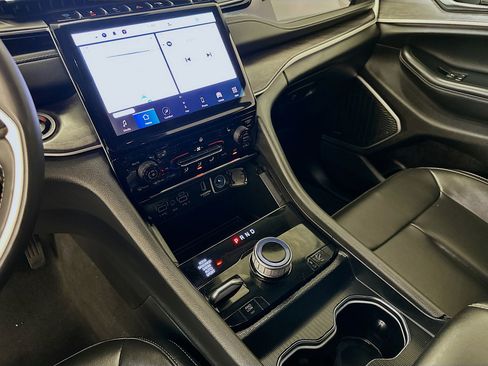 Used 2023 Jeep Grand Cherokee 4WD 4xe image 26