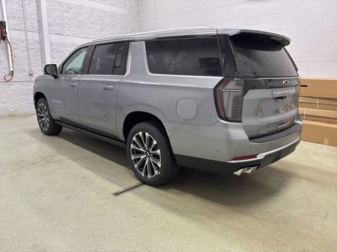 New 2026 Chevrolet Suburban High Country AWD/4WD image 6