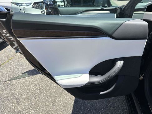 Used 2022 Tesla Model S AWD/4WD image 17