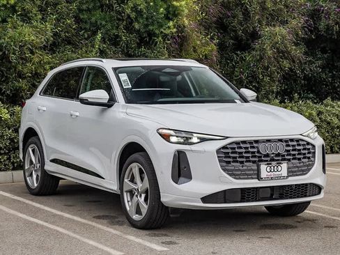 New 2025 Audi Q5 Premium Plus image 3