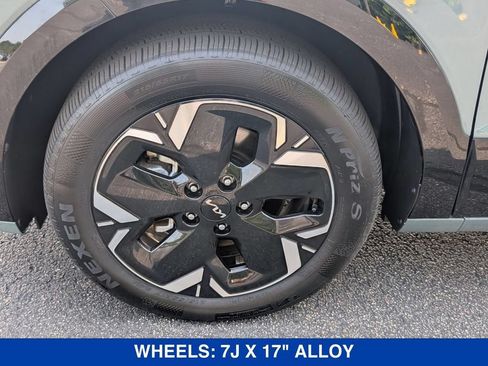 Used 2024 Kia Niro Wind w/ Wind Preserve Package FWD image 10