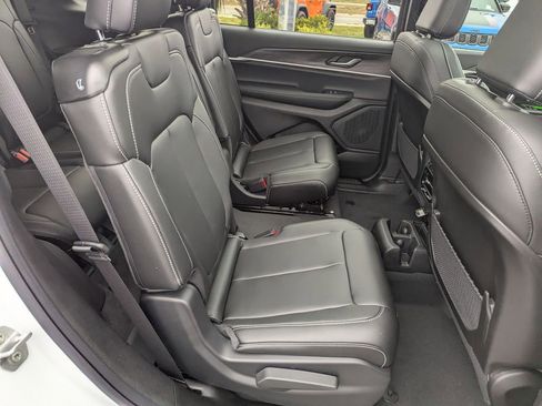 New 2025 Jeep Grand Cherokee L Limited w/ Trailer Tow Package image 36