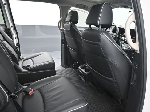 Used 2025 Honda Odyssey Touring image 14