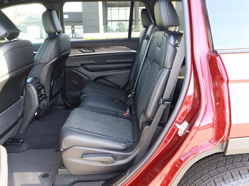 New 2026 Jeep Grand Cherokee L 4WD image 14