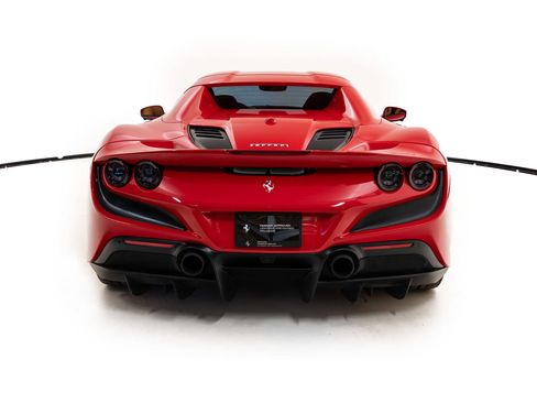 Certified 2022 Ferrari F8 Tributo RWD image 29