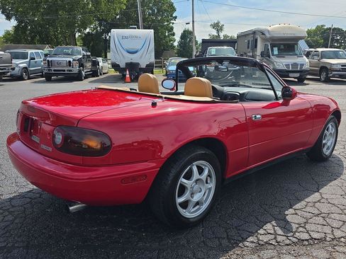 Used 1994 MAZDA MX-5 Miata RWD image 2